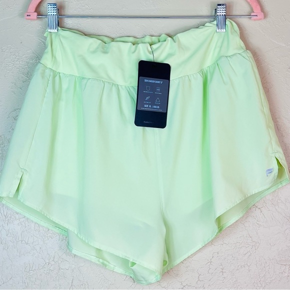 FABLETICS SUN CHASER 3” SHORTS SIZE XL NWT LIME GREEN - Picture 5 of 8